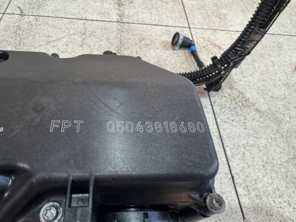 Módulo bomba AdBlue Iveco usado OEM 05043818680 image 4