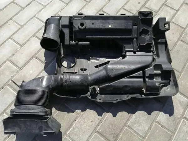 Cubierta motor VW OEM 07K129601C 2.48L gasolina image 3
