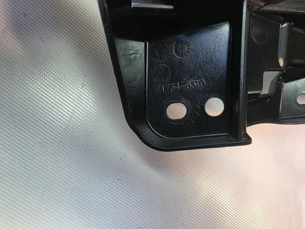 Suzuki SX4 S-Cross Framstötfjäders Glidlist OEM 71734-63T0 image 4