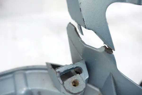 Ford OE AM21-8B041-AD framförstärkning image 3