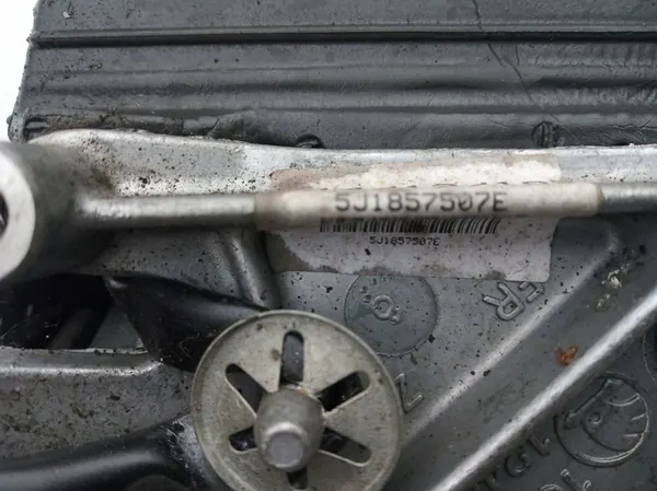 SKODA Fabia II Vasemman Luserko 4 Pin 5J1857507E image 4