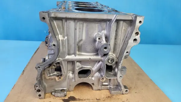 Bloco Motor Mitsubishi OEM BLOK 4N14 - Usado image 8