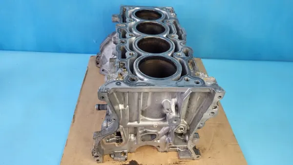 Bloco Motor Mitsubishi OEM BLOK 4N14 - Usado image 9