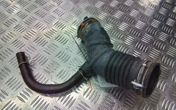 Inlaat Toyota Yaris IV 1.5 OEM 17880-K0030 Gebruikt image 4