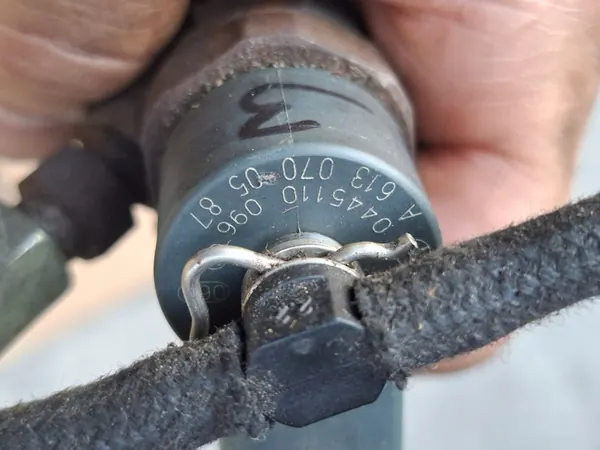 Injecteurs Mercedes W220 W210 3.2 CDI A6130700587 image 3