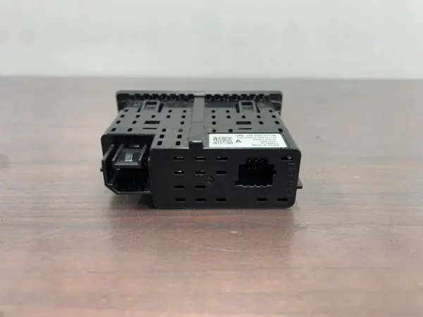 Prise USB Mitsubishi Outlander OEM FBZ27447 image 5