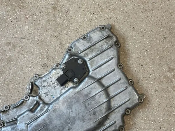 Pieza motor BMW M5 F90 usado OEM 7852328 image 10