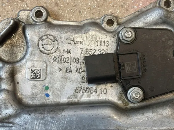 Pieza motor BMW M5 F90 usado OEM 7852328 image 4
