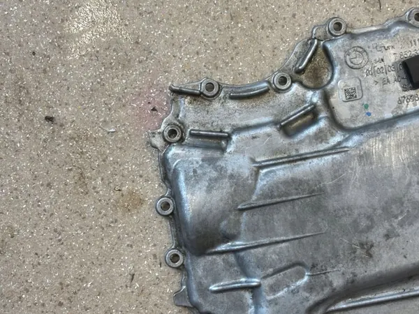 Pieza motor BMW M5 F90 usado OEM 7852328 image 5