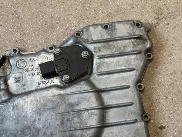 Pieza motor BMW M5 F90 usado OEM 7852328 image 7