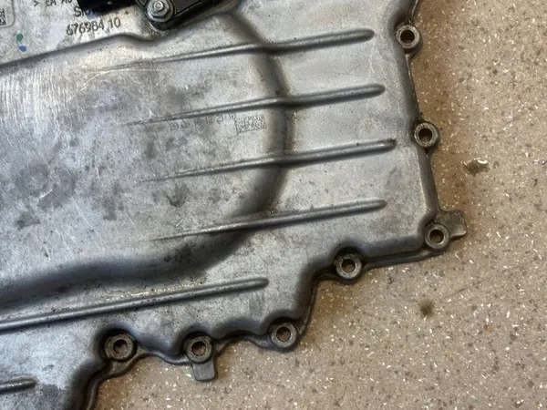 Pieza motor BMW M5 F90 usado OEM 7852328 image 8