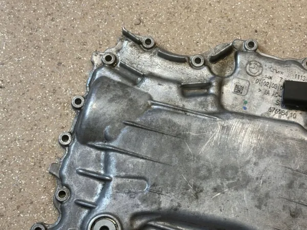 Pieza motor BMW M5 F90 usado OEM 7852328 image 9
