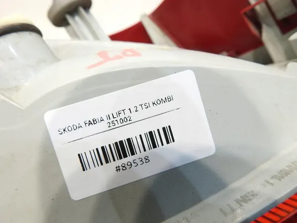 Luz Trasera Derecha Skoda Fabia II Kombi image 4