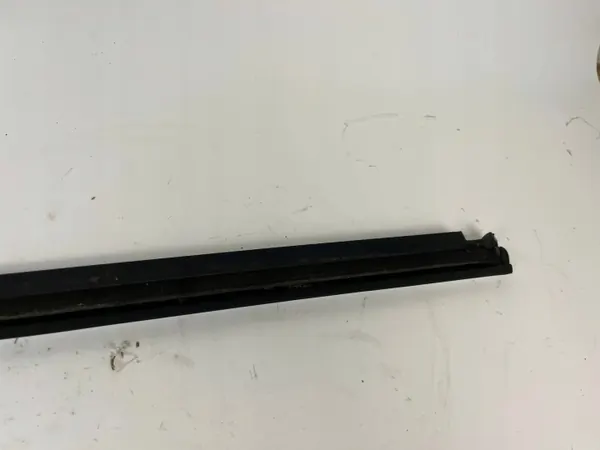 Junta ventana trasera Maserati Quattroporte OEM 12345 image 10