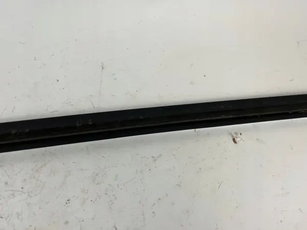 Junta ventana trasera Maserati Quattroporte OEM 12345 image 9