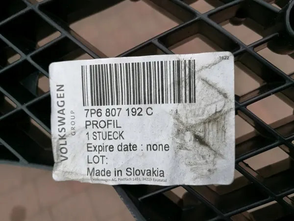 Radiator Grille Mounting 7P6807192C-VW Touareg II image 2