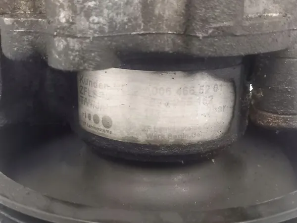 VITO W639 3.0 CDI Servostyrningspump A0064665201 image 5