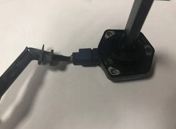 Capteur de niveau d'huile 2.0 I-VTEC Honda CR-V III 06-12 6PR009210-00 image 6