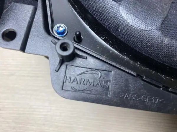 BMW 3 2021 lågtonshögtalare höger OEM 2622862 image 5