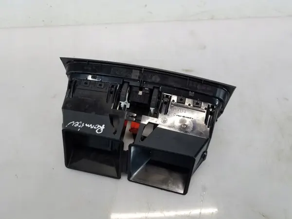 Zentrale Lufteinlassgitter OEM SKODA ROOMSTER LIFT image 3