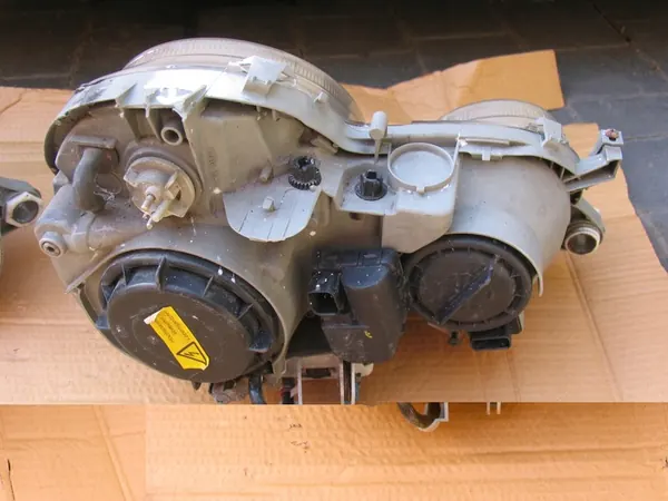 Mercedes CLK W208 Linker Xenon Koplamp image 6