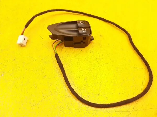 Mercedes-Benz SL W230 Raam Schakelaar A2308211351 image 2