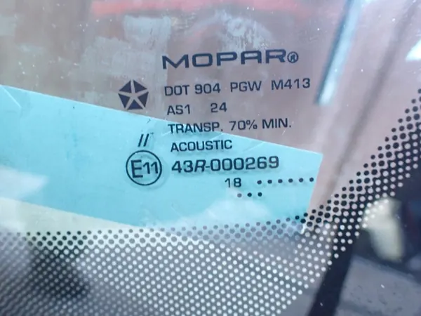 Voorruit OEM trhbtrgrea met regensensor Dodge Ram image 3