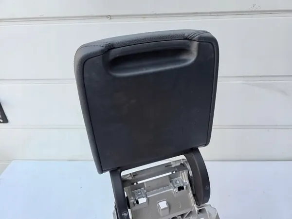 Accoudoir OEM 80A864283D Cuir Noir pour Audi Q5 image 4