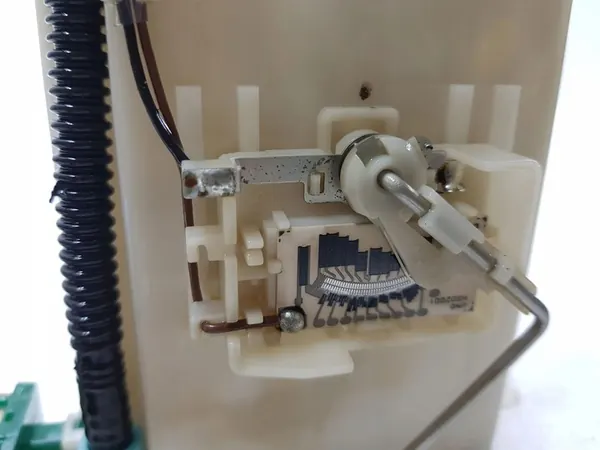 Bomba de combustível KIA Carens II 2009 image 6