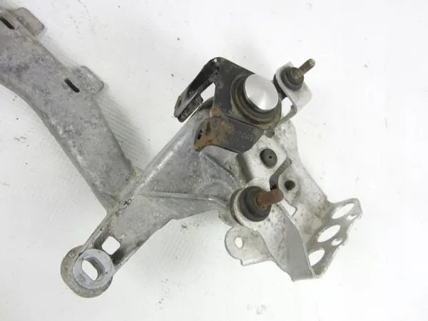 Porsche Cayenne S II 958 jousituskompressorin kiinnike OEM image 3