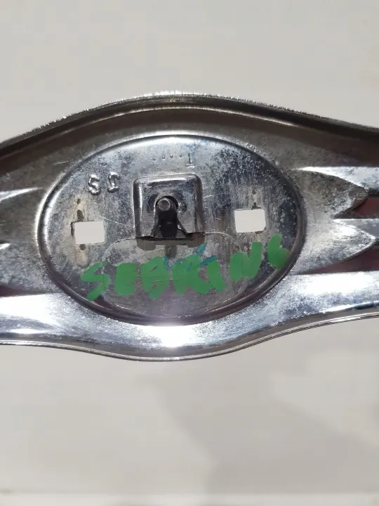 Etupään tuuletusritilä OEM 5116124AB Chrysler Sebring image 3