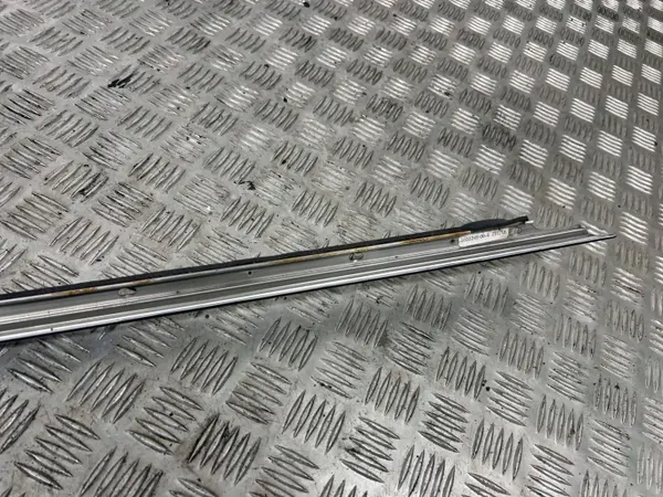 Heckfensterleiste links Tesla Model X OEM 103224900B image 5