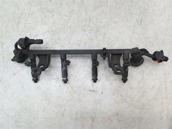 Injectorrail OEM 323 VI 98-03 R voor Mazda 323 VI image 2