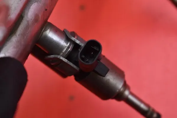 Rampe d'injection 06J133317G Audi A5 8T 1.8 TFSI Coupe image 8