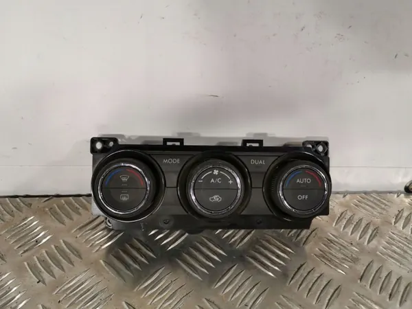 Subaru ilmastointipaneeli OEM 72311FJ030 - Käytetty image 2