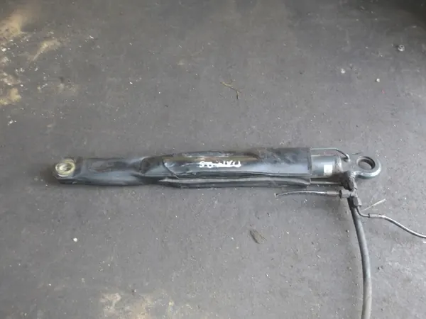 Cilindro inclinação cabina usado OEM Mercedes Actros image 3