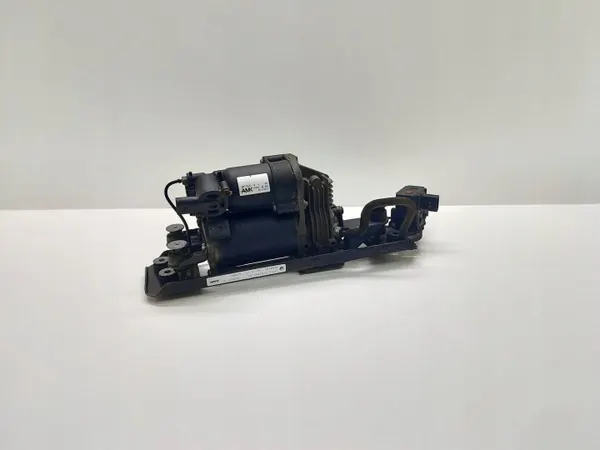 BMW OEM 6789937 Luftfjädring kompressor pump image 2