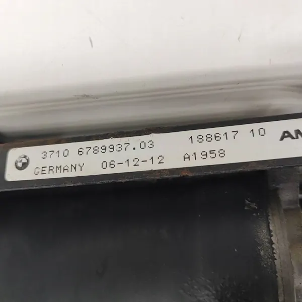 BMW OEM 6789937 Luftfjädring kompressor pump image 7