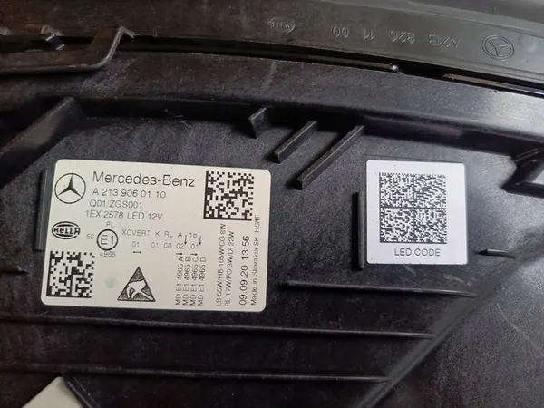 Linker voorlicht Mercedes W213 Lift Full LED A2139060110 image 9