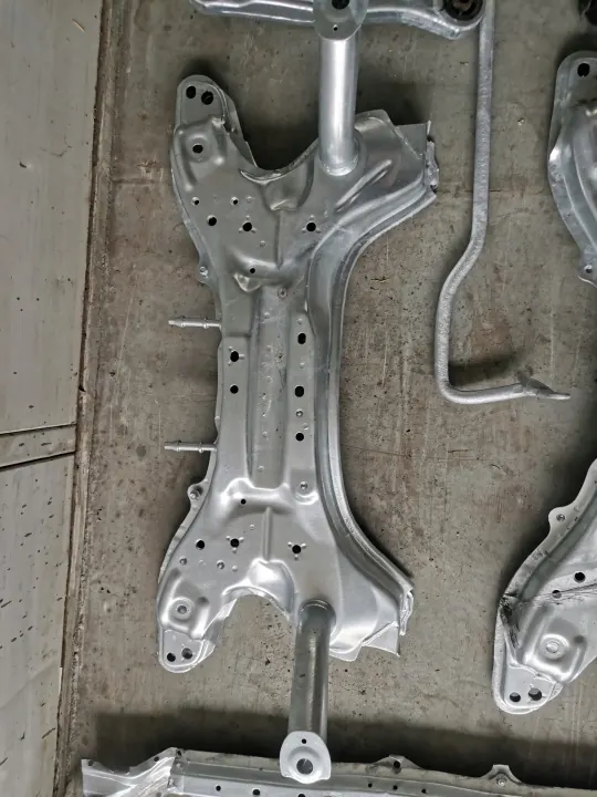 Voorophangingbalk OEM belka zawieszenia przód toyota yaris I image 3