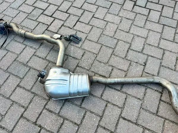 Audi OE Auspufftopf OEM 8W0253411D Gebraucht image 3