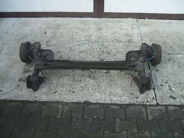 Dacia Duster I Hinterachse OEM - Gebraucht image 3
