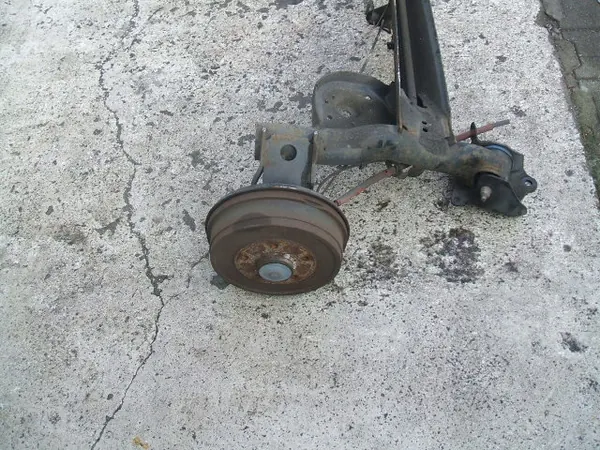 Dacia Duster I Hinterachse OEM - Gebraucht image 4