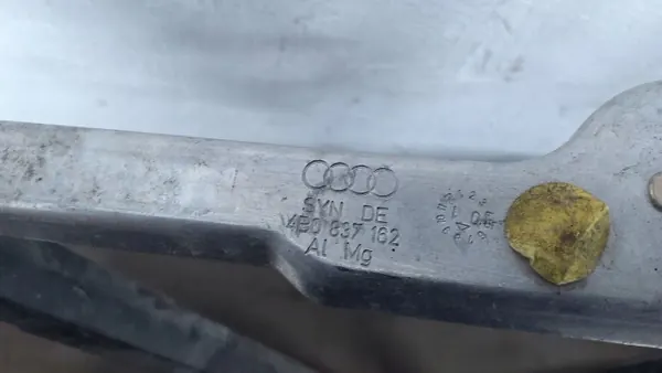 Audi A6 C5 framdörrs fönsterram OEM 4B0837162 image 3