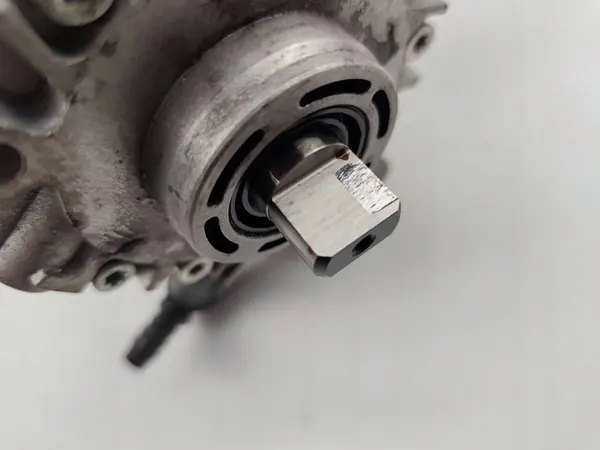 Pompe à carburant Peugeot Citroen Volvo Ford 2.0 HDI image 4