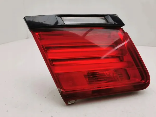 BMW 7 F01 F02 F03 F04 2009 Luz trasera de maletero izquierda image 2