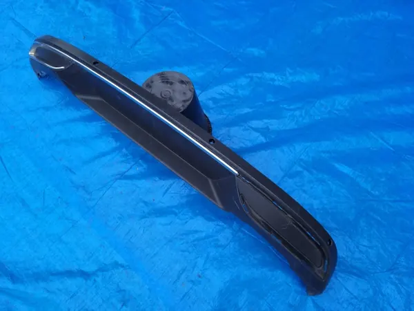 Skoda Superb III Heckdiffusor OEM 3V5807521H Limousine image 3