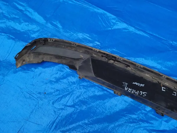 Skoda Superb III Heckdiffusor OEM 3V5807521H Limousine image 8