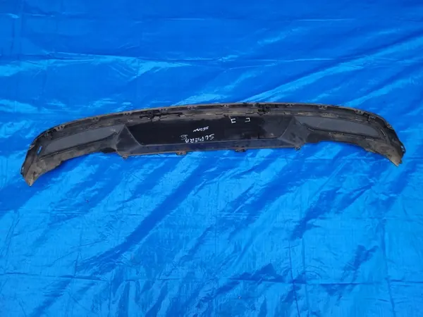 Skoda Superb III Heckdiffusor OEM 3V5807521H Limousine image 9