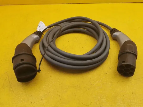 Cable de carga BMW 5 G30 G31 OEM 7827901 image 2